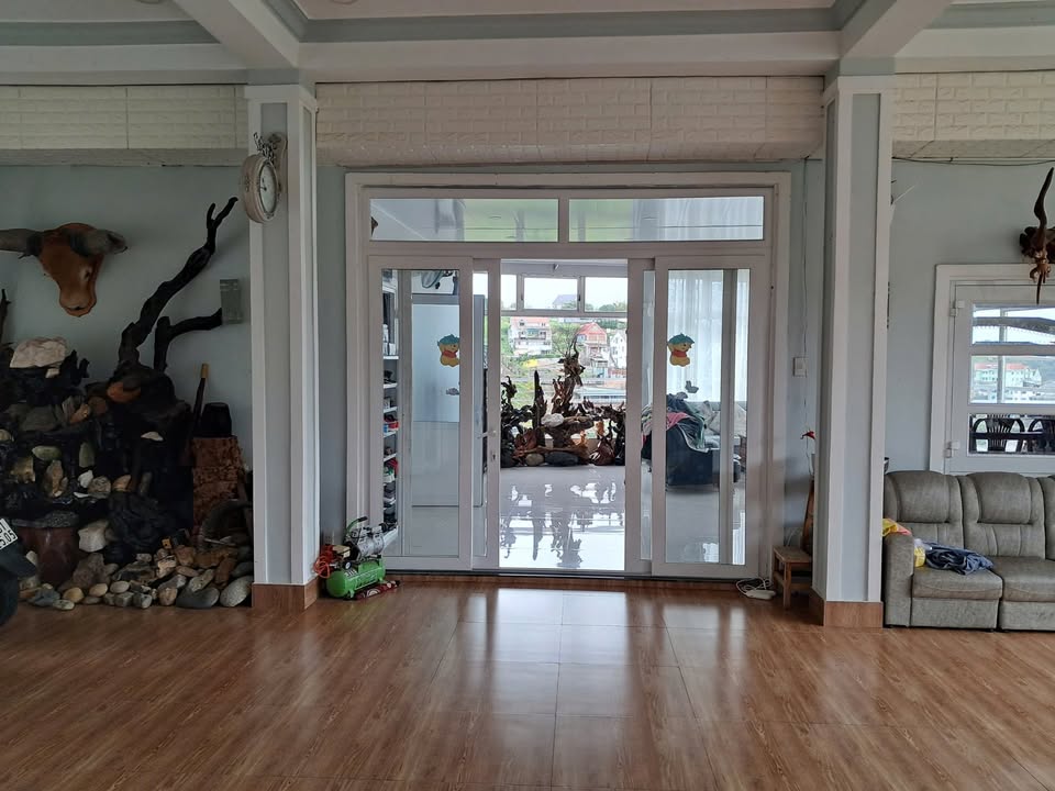 Cho thuê villa sân vườn Khe Sanh P10 Đà Lạt 100m² giá 30 triệu - Nội thất cao cấp, sân đậu ô tô!