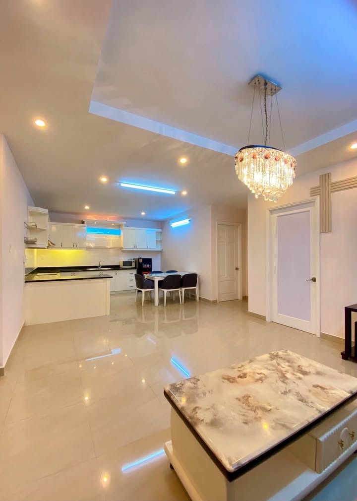 Căn hộ cao cấp Nha Trang 9.5 triệu - Ban công view biển tuyệt đẹp!