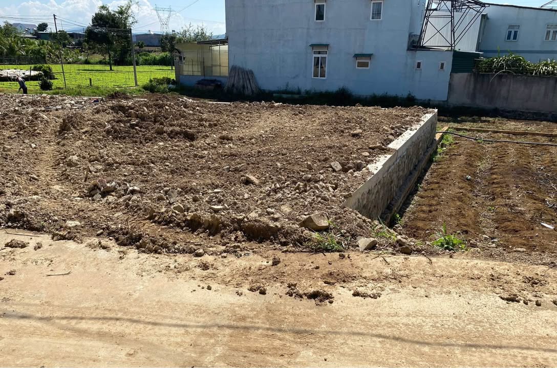 Đất nền lô góc Phú Hội Đức Trọng 240m² giá 2.2 tỷ - Cơ hội đầu tư tốt!