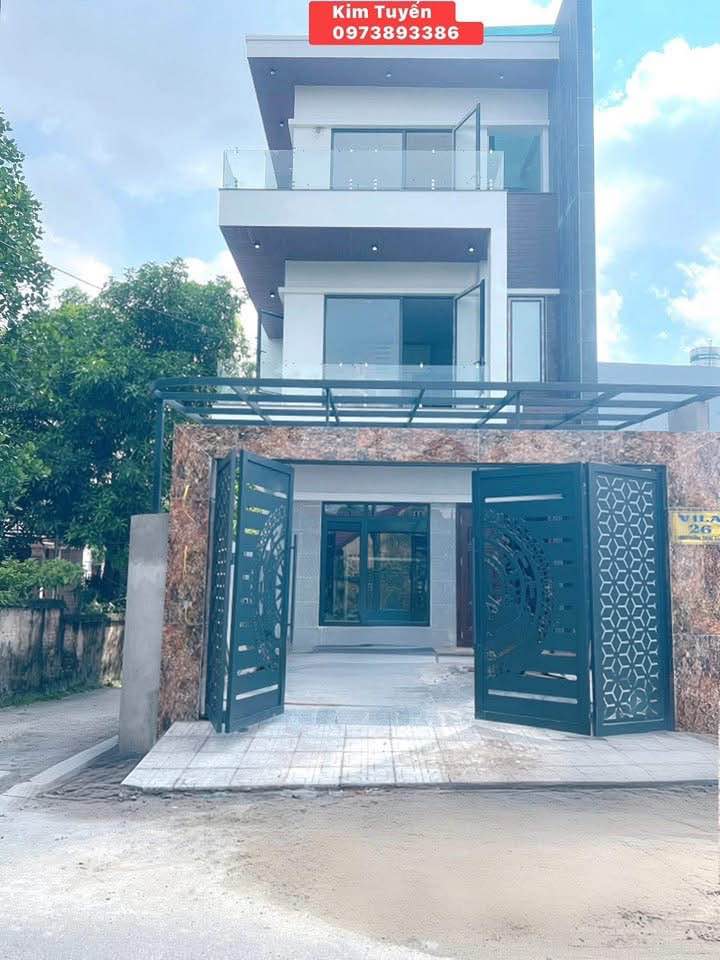 Nhà 3 tầng 2 mặt tiền tại Phổ Yên 90m² giá 5 tỷ - Chọn màu sơn theo ý thích!