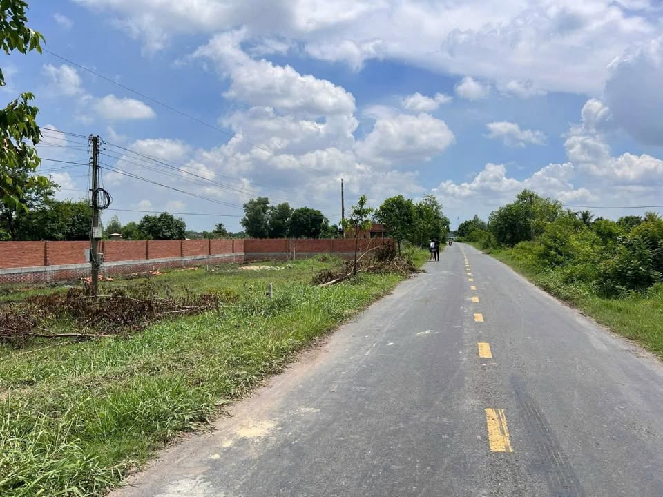 Đất thổ cư mặt tiền đường Liên Xã Hiệp Hoà 300m² giá 2.6 tỷ - Cơ hội đầu tư tuyệt vời!