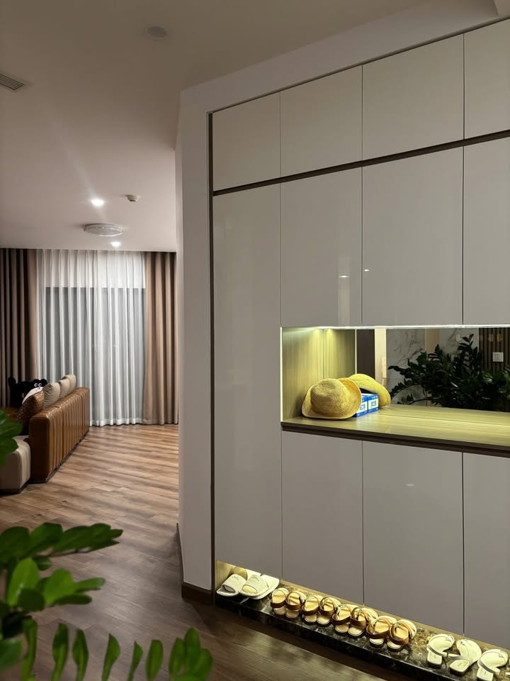 Căn hộ D'el Dorado I Tây Hồ 150m² giá 50 triệu - View hồ Tây lung linh!