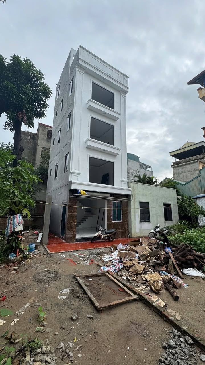 Nhà riêng Dương Nội 5 tầng 35m² - Ô tô vào tận nhà, gần Aeon Mall!