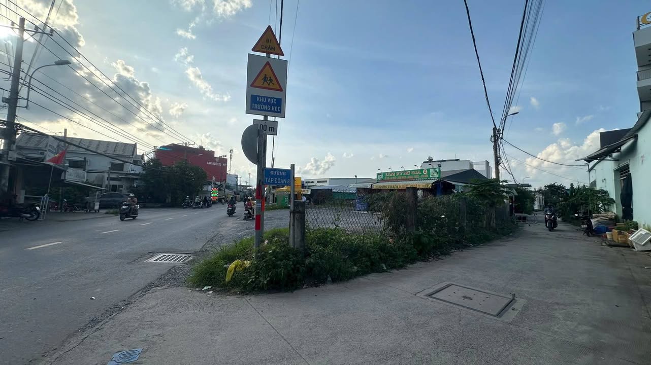 Mặt tiền đường Đinh Đức Thiện, Bình Chánh 198m² giá 5.8 tỷ - Kinh doanh thuận lợi!