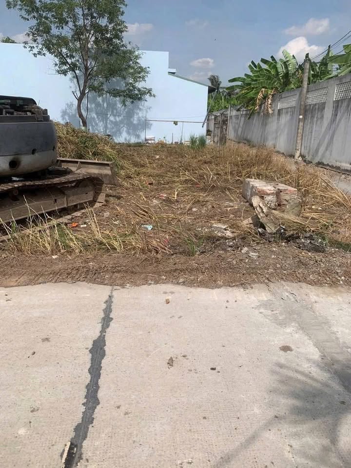 Đất nền 2 mặt tiền ấp 4 Nhựt Chánh 140m² giá 870 triệu - Cơ hội đầu tư tuyệt vời!