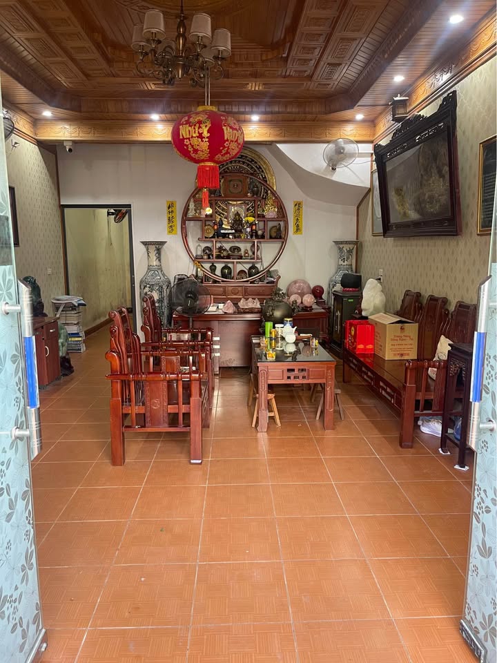 Nhà 3 tầng Ngõ 3 đường Nam Bình Ninh Bình 82.5m² - Khu phố văn minh, tiện ích đầy đủ!