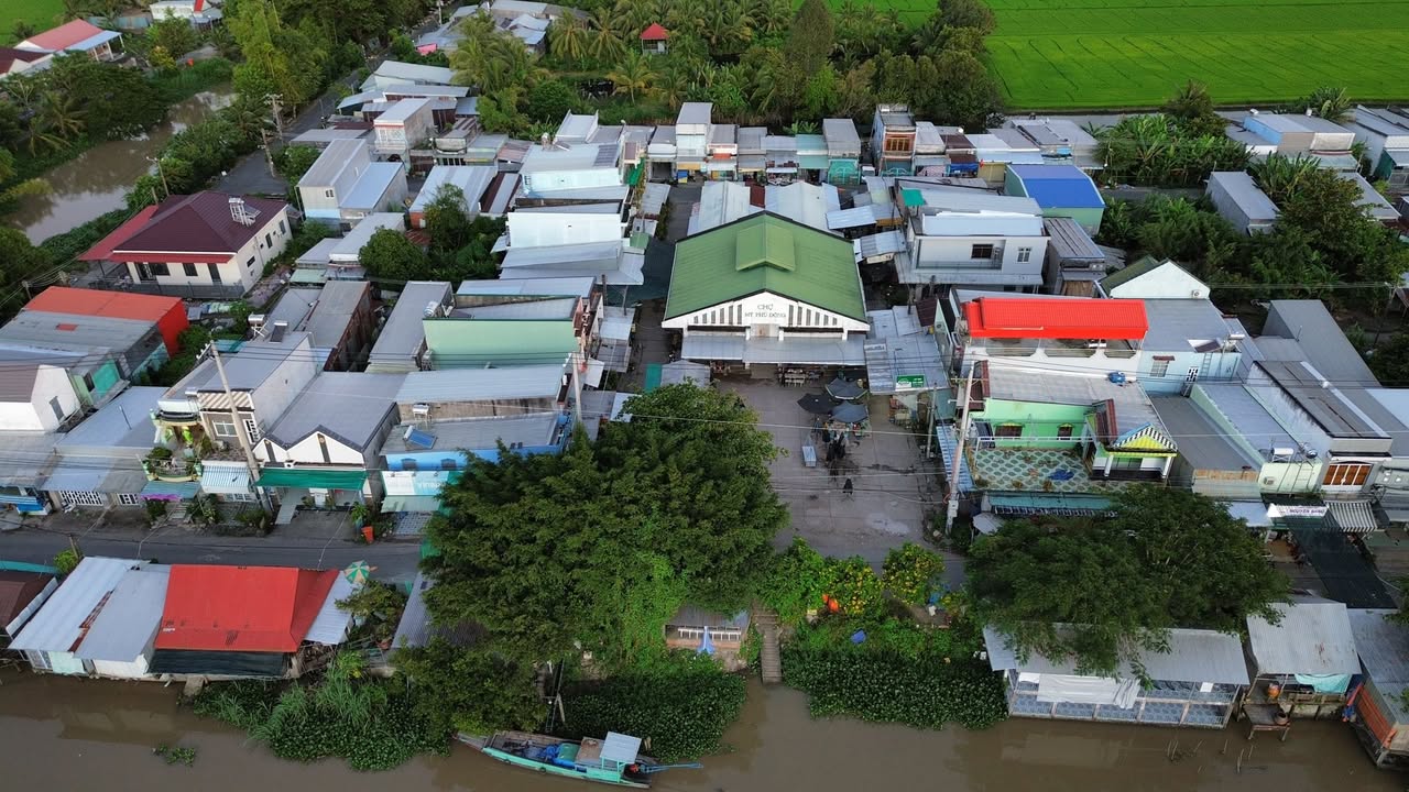 Nhà mặt tiền chợ Mỹ Phú Đông 204m² giá 1.7 tỷ - Kinh doanh thuận lợi!