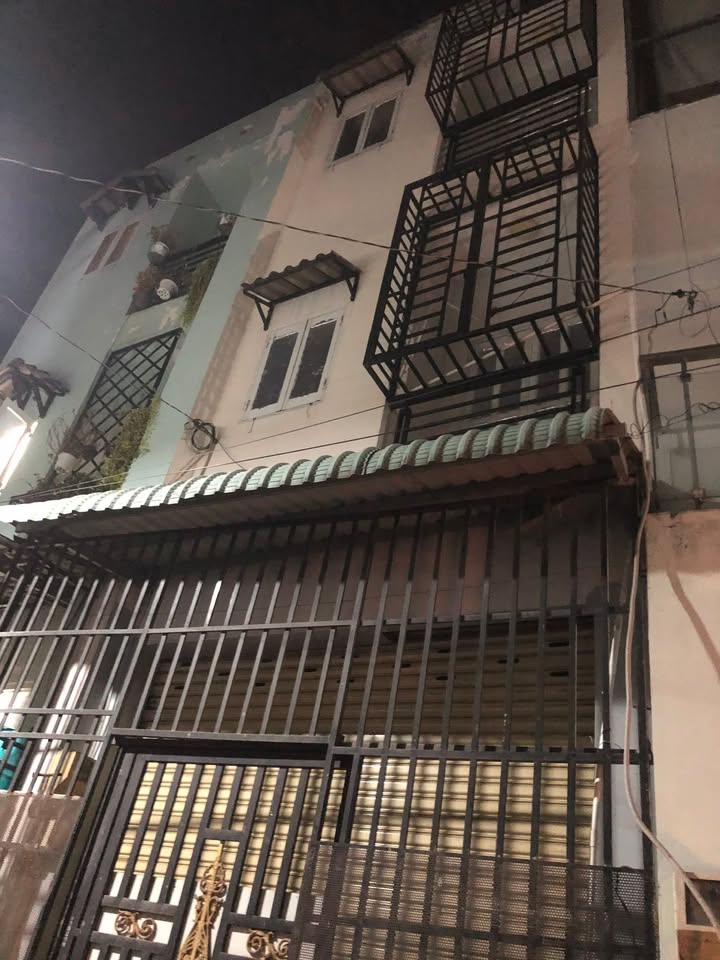 Nhà nguyên căn đường Tăng Nhơn Phú, quận 9, 28m² - Giá thuê chỉ 6 triệu/tháng!