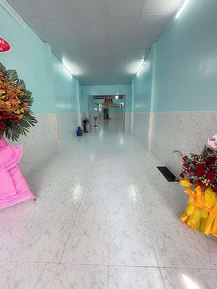 Cho thuê nhà mặt tiền Xóm Chiếu, P15, Q4 - Diện tích 100m², giá 18.5 triệu/tháng - Phù hợp vừa ở vừa kinh doanh!