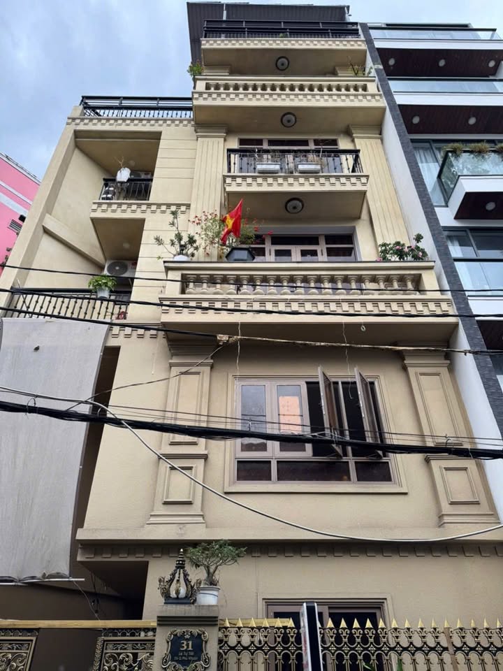 Nhà mặt tiền kinh doanh Lê Tự Tài, Phú Nhuận 40m² giá 28 triệu - Phong cách tân cổ điển hấp dẫn!