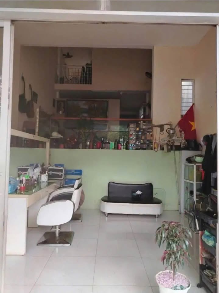 Nhà mặt tiền Nguyễn Tri Phương, Buôn Ma Thuột 5 triệu/tháng - Kinh doanh sầm uất!