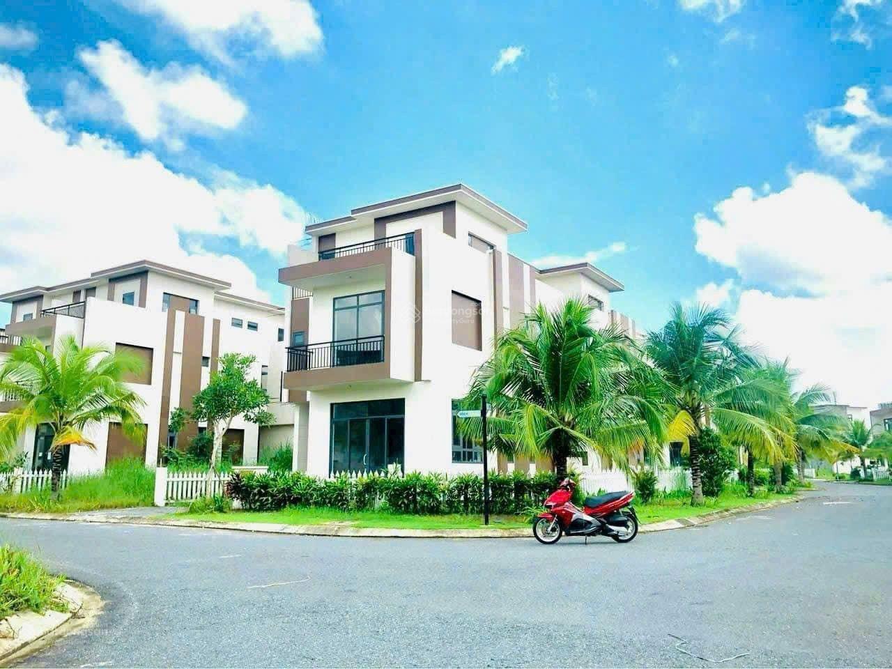 Biệt thự Trần Anh Riverside Bến Lức 112m² giá 2.4 tỷ - View Sông Vàm Cỏ Đông thoáng mát!