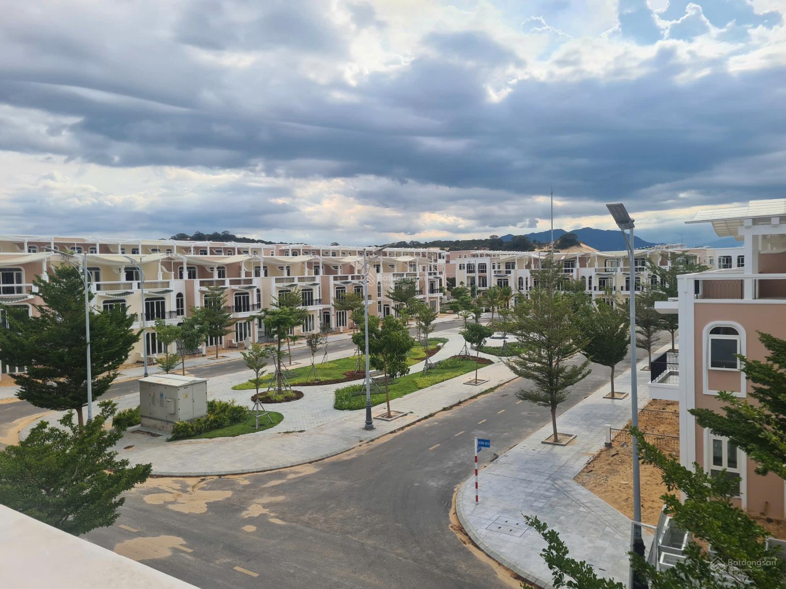 Nhà phố Sunpark Cam Ranh 108m² giá 5.4 tỷ - Chỉ 1 căn duy nhất, view công viên!