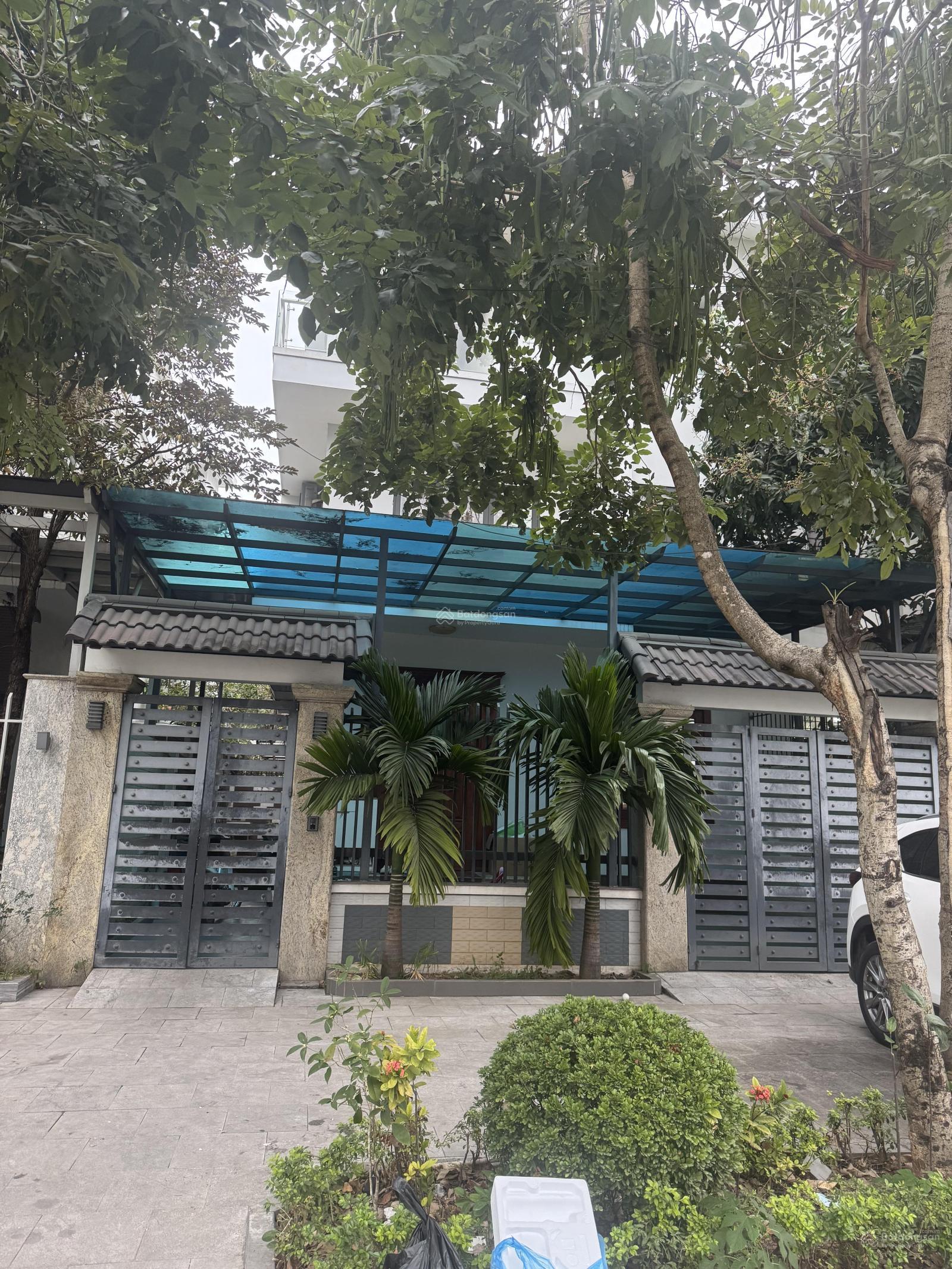 Nhà liền kề 4 tầng thang máy KĐT Xuân Phương 100m² giá 20 tỷ - Cơ hội vàng cho gia đình!