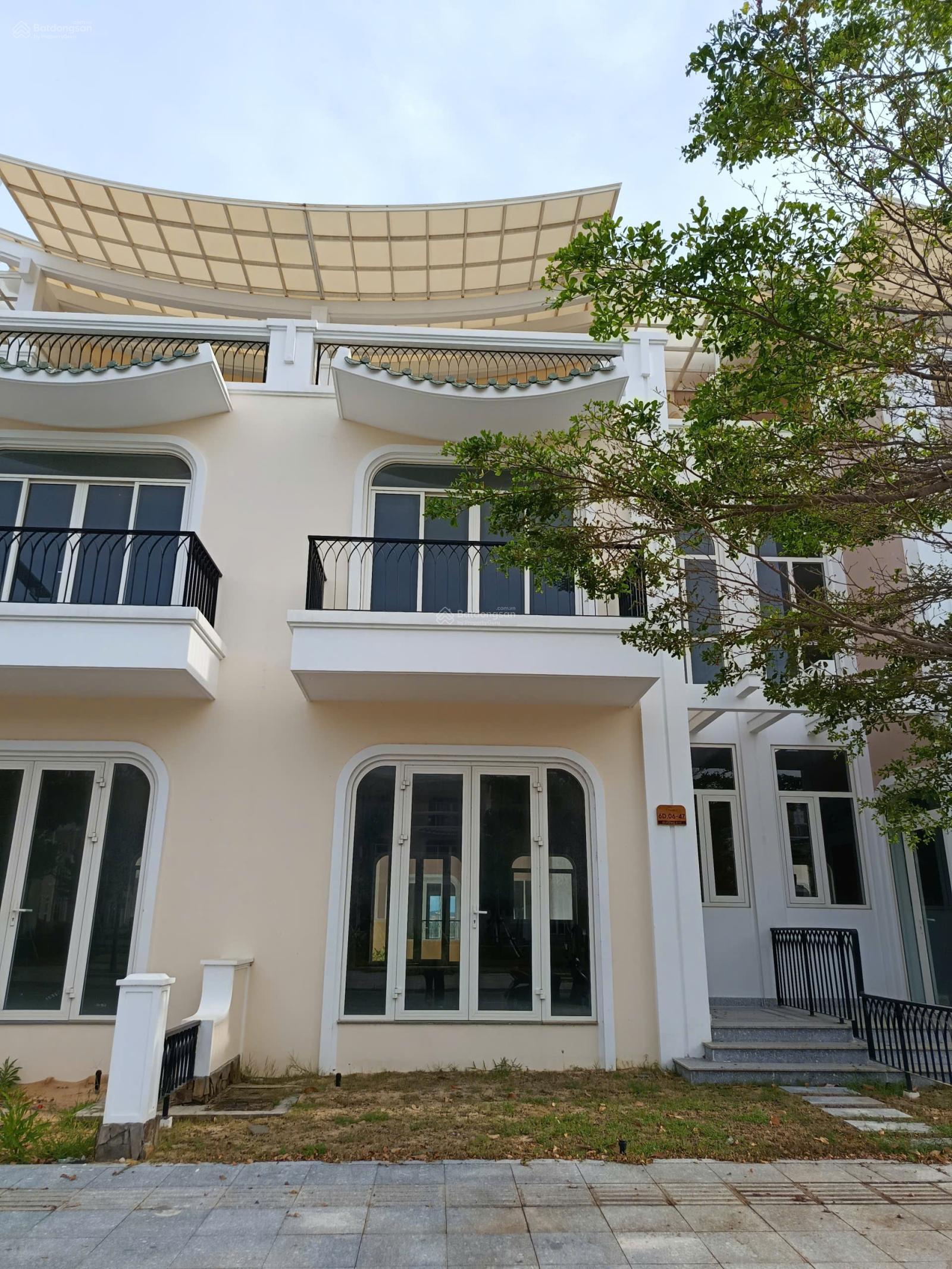 Nhà phố Sunpark Cam Ranh 108m² giá 5.3 tỷ - View công viên thoáng mát