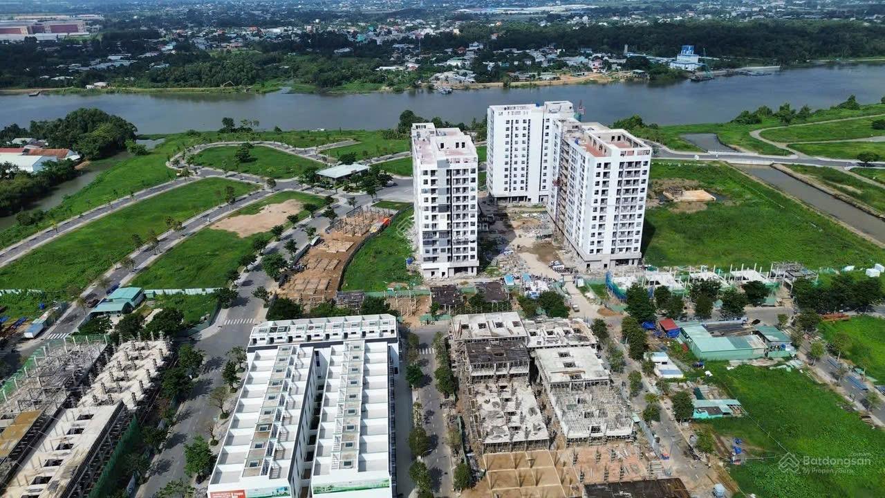 Nhà phố kinh doanh mặt tiền Nguyễn Văn Cừ, DT 100m² giá 6.8 tỷ - Vị trí đắc địa tại Chánh Mỹ!