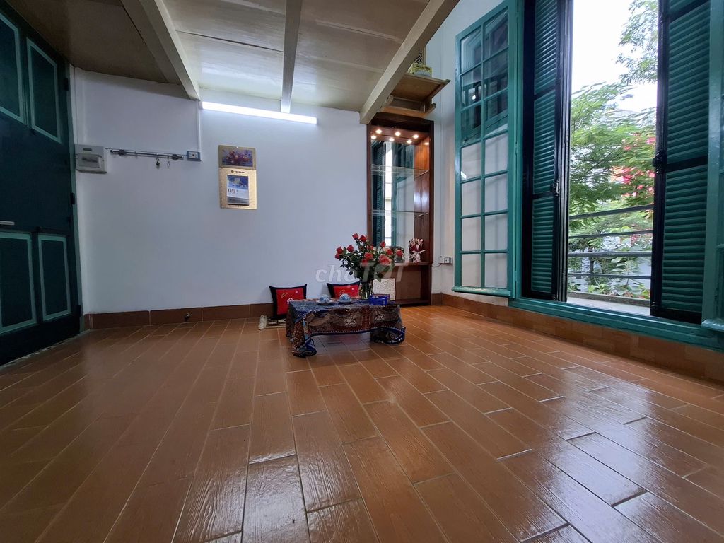 Căn hộ 33m² tại số 83 Nguyễn Thái Học, Ba Đình giá 3,7 tỷ - Vị trí đắc địa, không gian thoáng đãng!