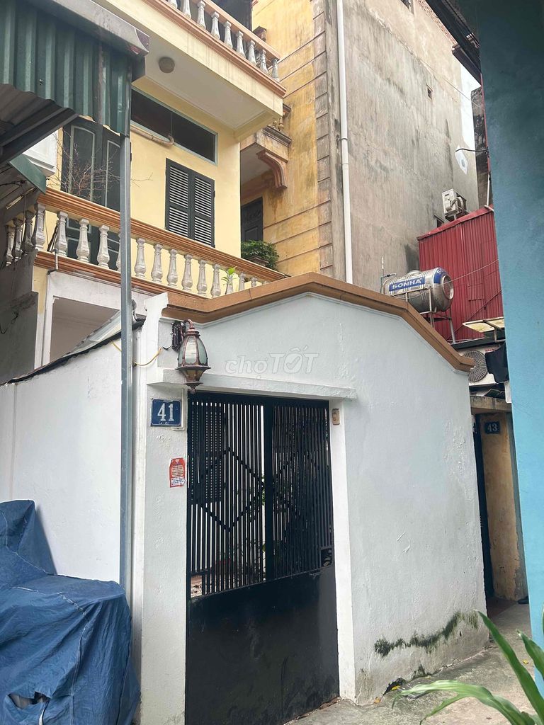 Nhà 3 tầng Nguyễn Trãi, 42m² giá 7 tỷ - Địa điểm lý tưởng, chính chủ!