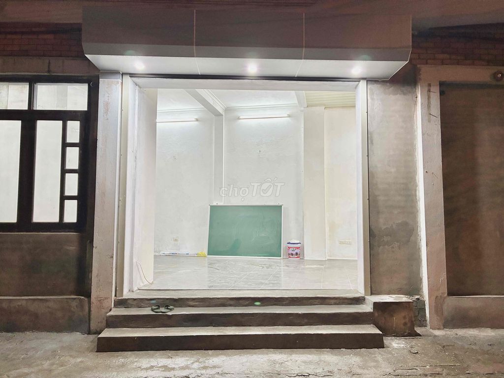 Cửa hàng cho thuê tại đường Tân Xuân, 35m² giá 8 triệu - Cơ hội kinh doanh tuyệt vời!