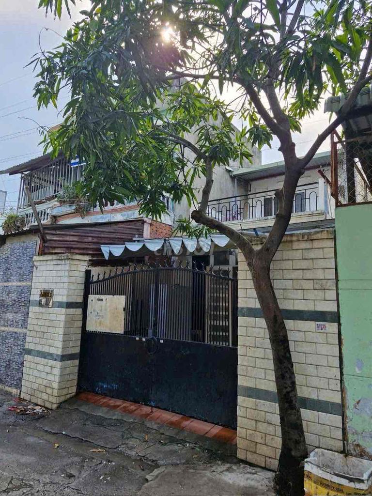 Nhà nguyên căn 2 phòng ngủ đường số 8 Tăng Nhơn Phú B - Giá 12 triệu, tiện ích đầy đủ!