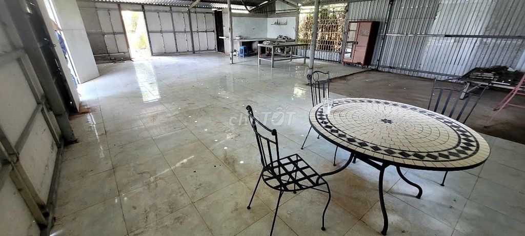 Nhà và đất cho thuê 2500m² Đa Phước chỉ 8 triệu - Tiện ích cho vườn và chăn nuôi!