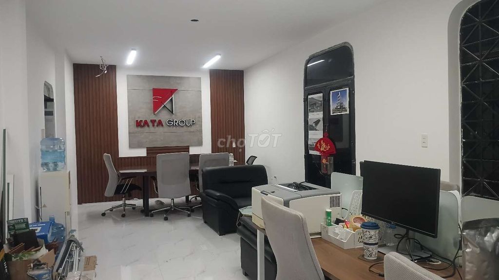 Văn phòng cho thuê tại Quận 10, 38m², giá chỉ 12 triệu - Vị trí thoáng mát, hẻm xe hơi