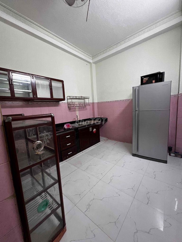 Nhà cho thuê tại Tân Bình 39m² giá 9 triệu - Hẻm xe hơi, gần trường học!