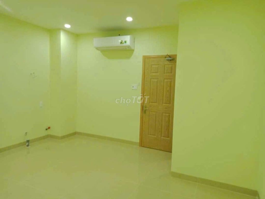 Phòng cho thuê mặt tiền đường Hoàng Hoa Thám 30m² giá 4.5 triệu - Chính chủ dễ thương!