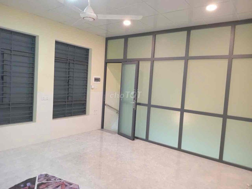 Mặt bằng căn góc 1T1L trống suốt 150m² Ngô Chí Quốc Bình Chiểu - Vị trí đẹp, giá thuê tốt!