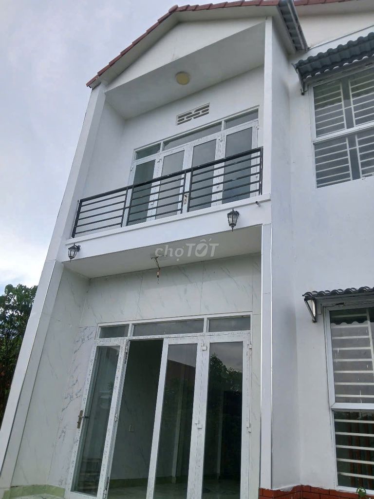 Nhà riêng Cửa Dương Phú Quốc 100,5m² giá 950 triệu - Phong thủy tốt, tiện ích đầy đủ!