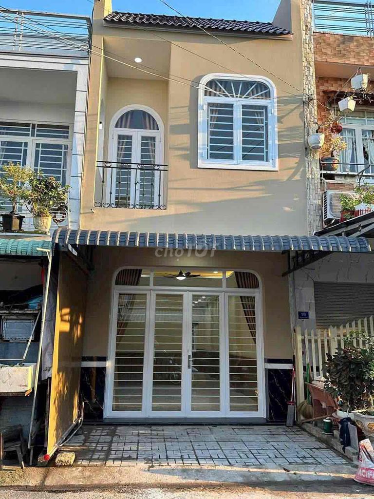 Nhà 1 trệt 1 lầu tại Bình Chánh 63m² giá 1.5 tỷ - Cơ hội vàng cho bạn!