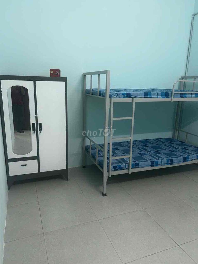 Phòng trọ 16m² tại Lã Xuân Oai chỉ 2.7 triệu - Tiện nghi đầy đủ!