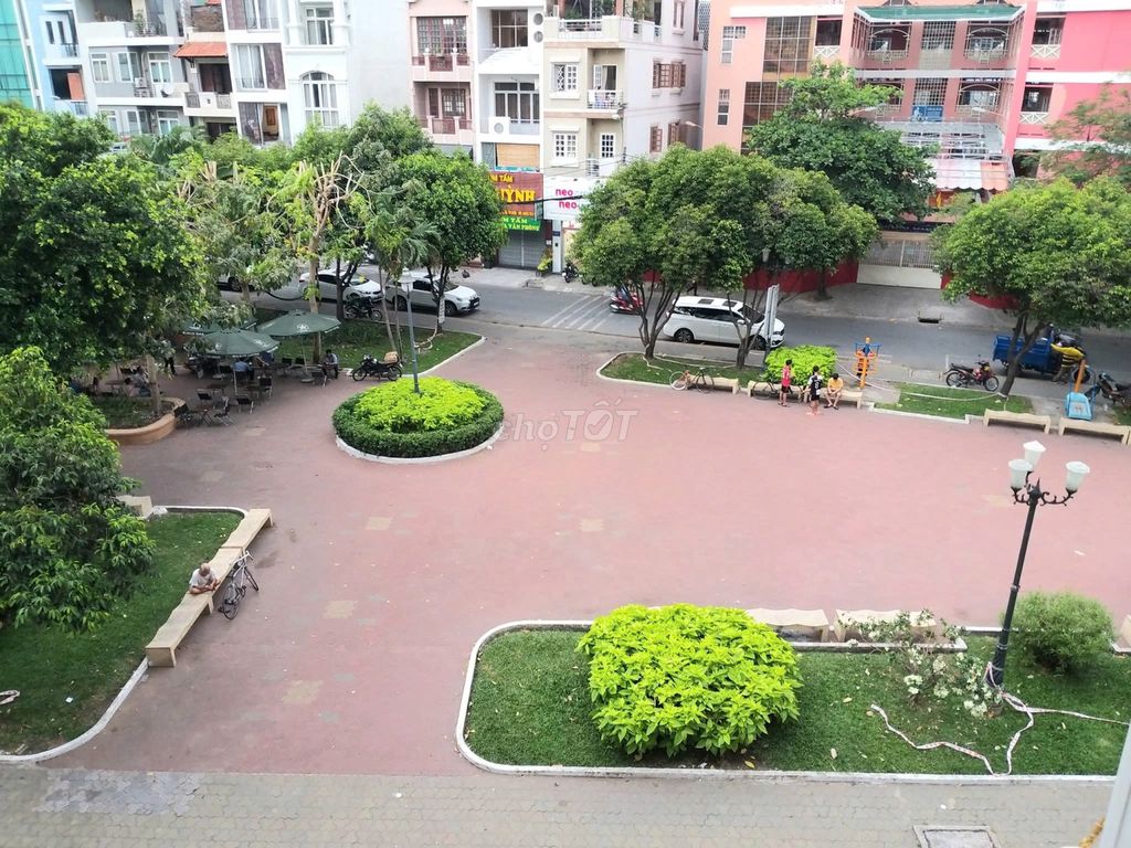 Phòng cho thuê 35m² tại Quận 10 - View công viên, gần Vincom 3/2 - Giá chỉ 6.8 triệu!