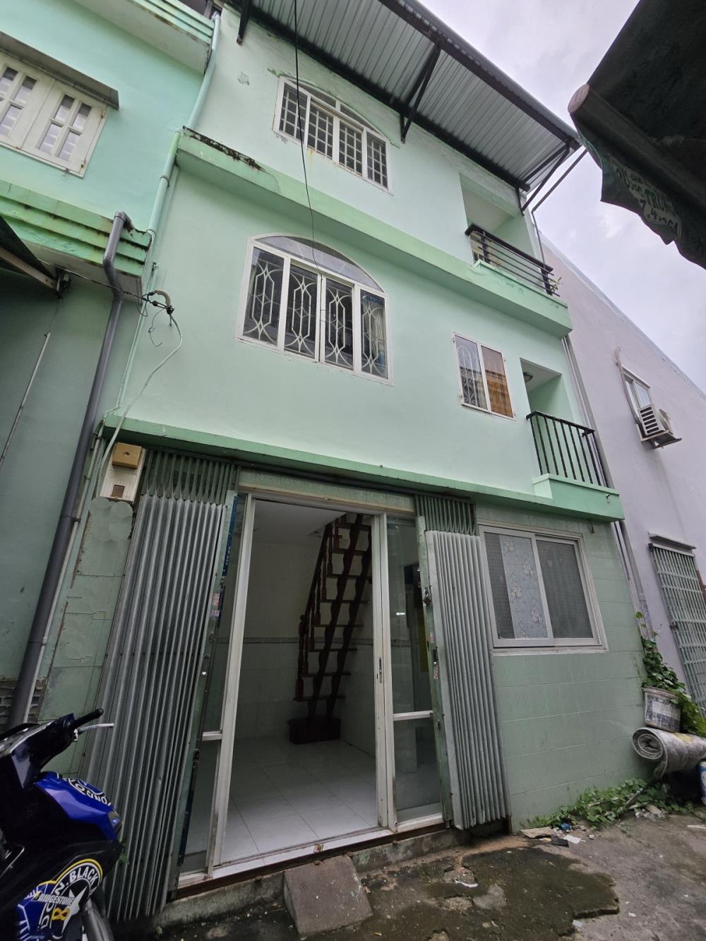 Nhà nhỏ 3 tầng hẻm to Trần Xuân Soạn, Quận 7, 16m² chỉ 2.5 tỷ - Sổ đỏ chính chủ!