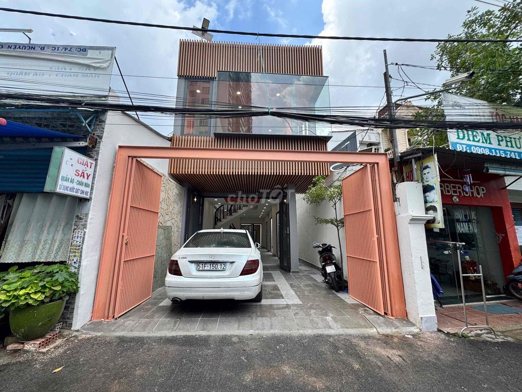 Nguyên Căn Cho Thuê Văn Phòng Mặt Tiền Thái Ly 200m² - Thiết Kế Hiện Đại!