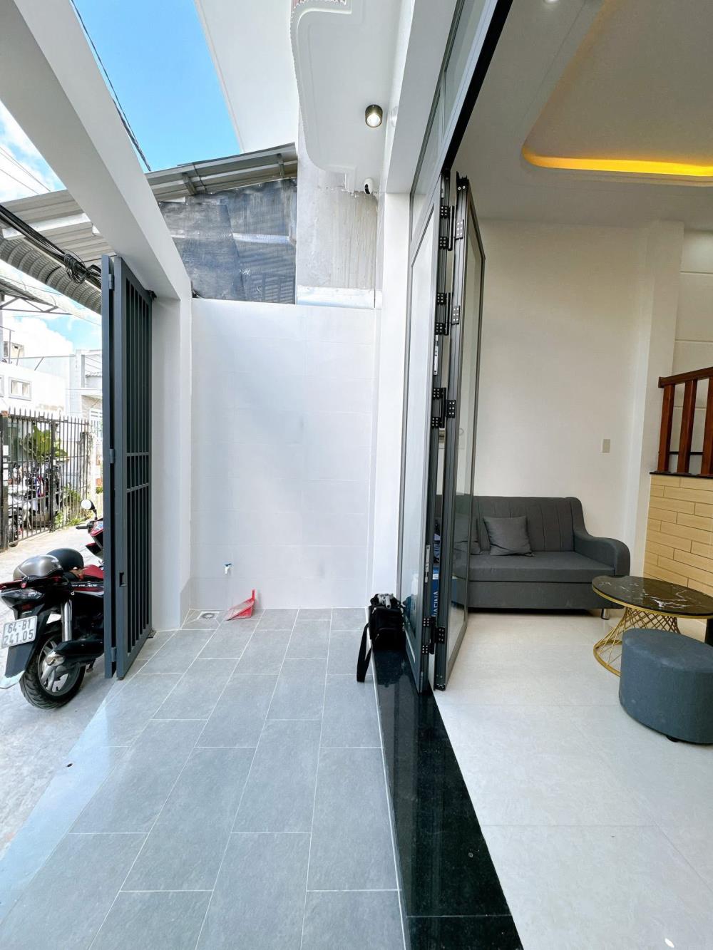 Nhà mới hoàn thiện hẻm 311 Nguyễn Văn Cừ 50m² giá 2.86 tỷ - Thiết kế 3 phòng ngủ tiện nghi!