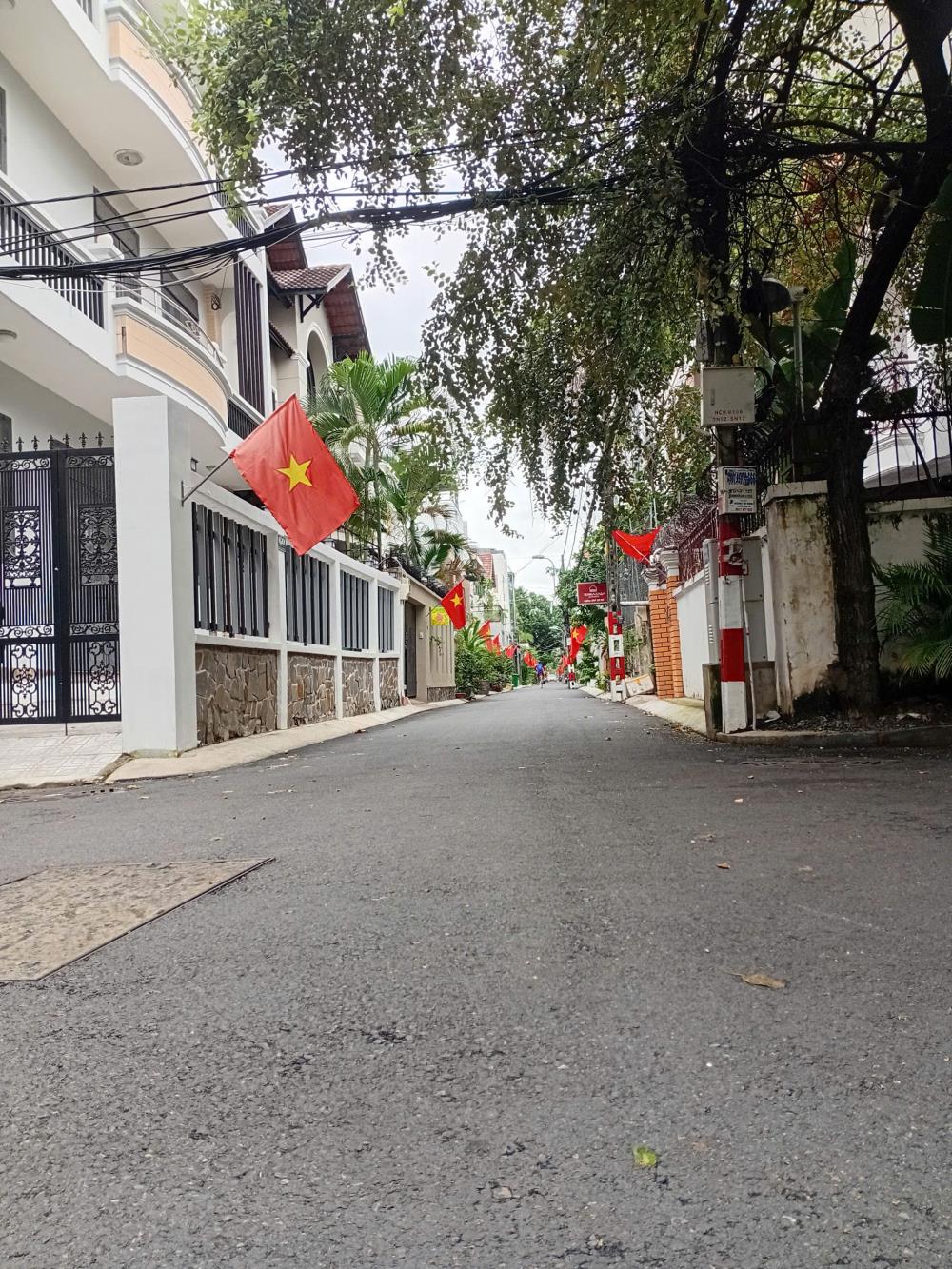 Bán nhà góc 2 mặt tiền Thảo Điền, Quận 2 - Diện tích 107m², giá 30 tỷ - Cơ hội đầu tư hấp dẫn!