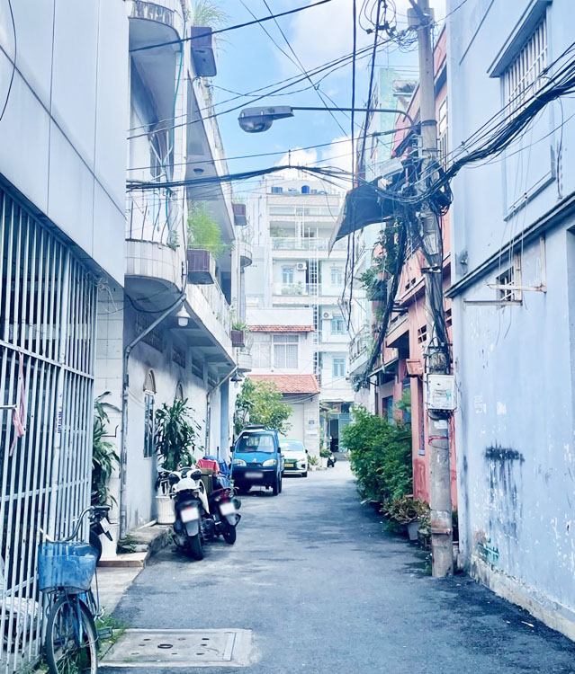 Nhà 3 tầng hẻm xe hơi Trường Chinh, Tân Bình 67m² giá 9.4 tỷ - Tiện nghi đầy đủ, vị trí thuận lợi!