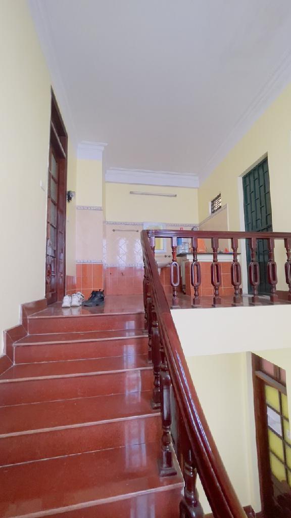 Bán nhà lô góc Hoàng Quốc Việt 60m² giá 17 tỷ - Vị trí đắc địa, kinh doanh thuận lợi!