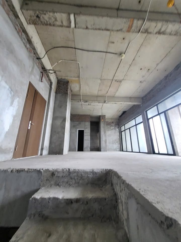 Căn hộ Penthouse Mỹ Đình 258m² giá 1x tỷ - Thiết kế hiện đại, view thoáng mát!