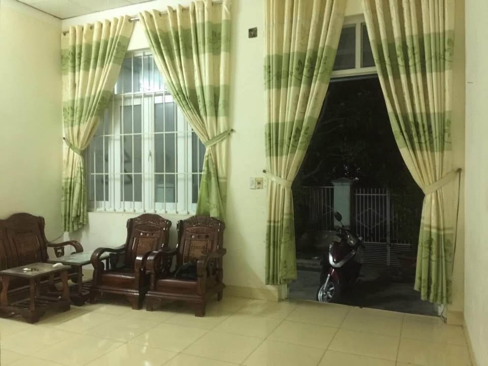 Nhà nguyên căn Vĩnh Ngọc Nha Trang 120m² giá chỉ 4 triệu - An ninh tốt, gần chợ!