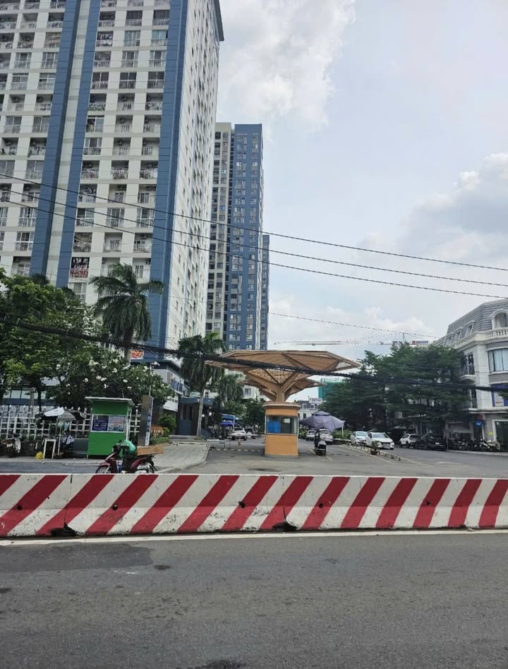 Đất nền đường D3, phường Dĩ An, Bình Dương 350m² giá 15.378 tỷ - Vị trí đắc địa kinh doanh!