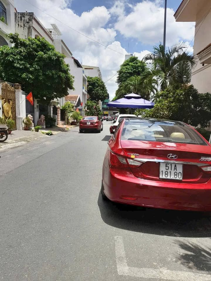 Bán gấp FrontHouse 155m² tại Hồ Văn Huê, Phú Nhuận - Vị trí đắc địa, thích hợp làm văn phòng!