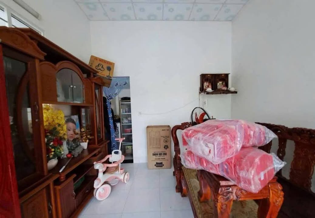 Nhà cấp 4 Xóm Chùa, Tân Lân, Cần Đước 157m² giá 1.05 tỷ - Thương lượng linh hoạt!