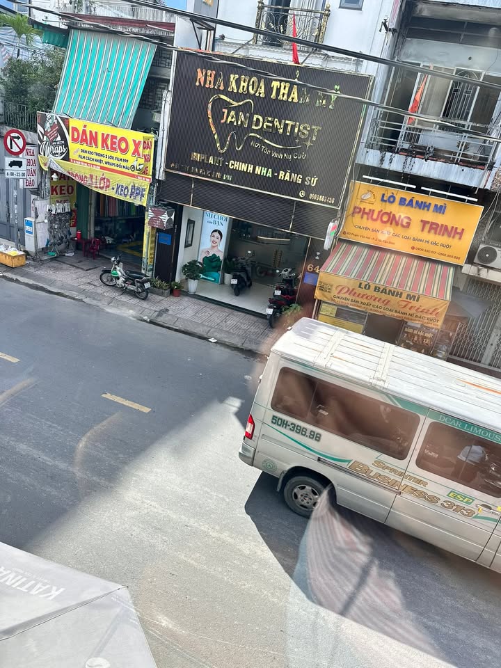 Nhà mặt tiền Phạm Văn Hai, Tân Bình 66m² giá 15 tỷ - Khu phố thời trang sầm uất!