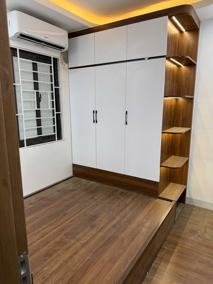 Căn hộ CCMN tầng 5 Cự Lộc 48m² giá 8 triệu - Phù hợp cho gia đình và nhóm bạn!