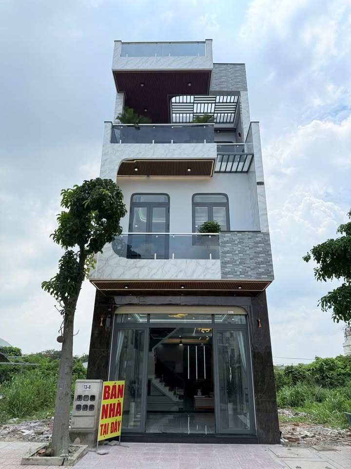 Nhà phố hiện đại 3 tầng tại Dĩ An 85m² giá 5.95 tỷ - Sẵn sàng vào ở!