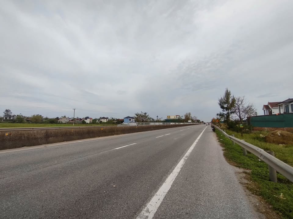 Đất liền kề mặt đường QL1A, Cẩm Quang 400m² giá 7.7 tỷ - Cơ hội đầu tư tuyệt vời!