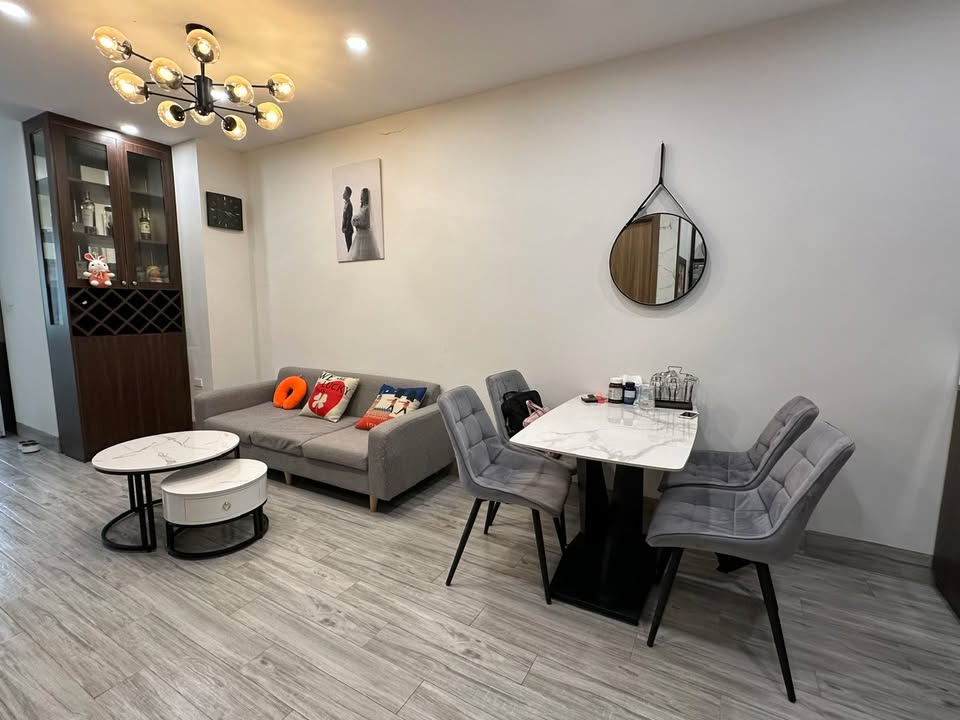 Căn hộ chung cư B4 Làng Quốc tế Thăng Long, Cầu Giấy 2PN giá 10 triệu - Nội thất đầy đủ, vào ở ngay!