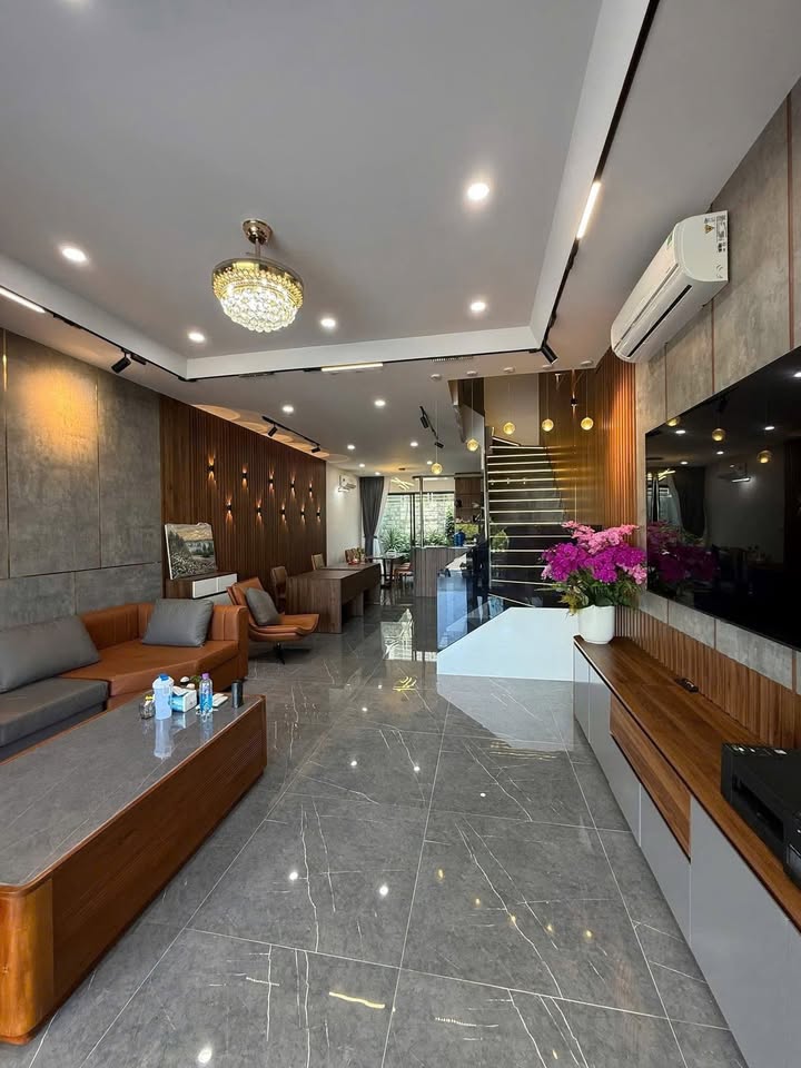 Nhà cho thuê tại Nha Trang 4PN giá 35 triệu - View hồ bơi tuyệt đẹp!